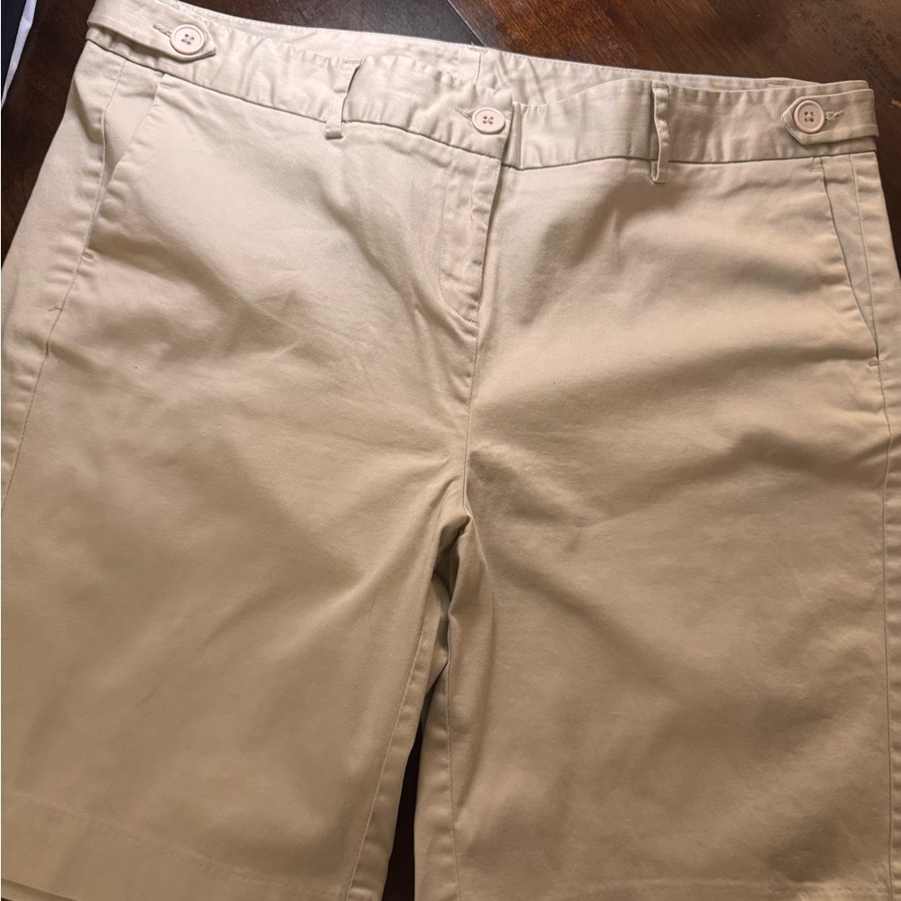 Passport Light Beige Shorts